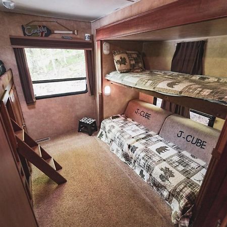 Rv Adventure Roscoe Pet Friendly Ξενοδοχείο Εξωτερικό φωτογραφία