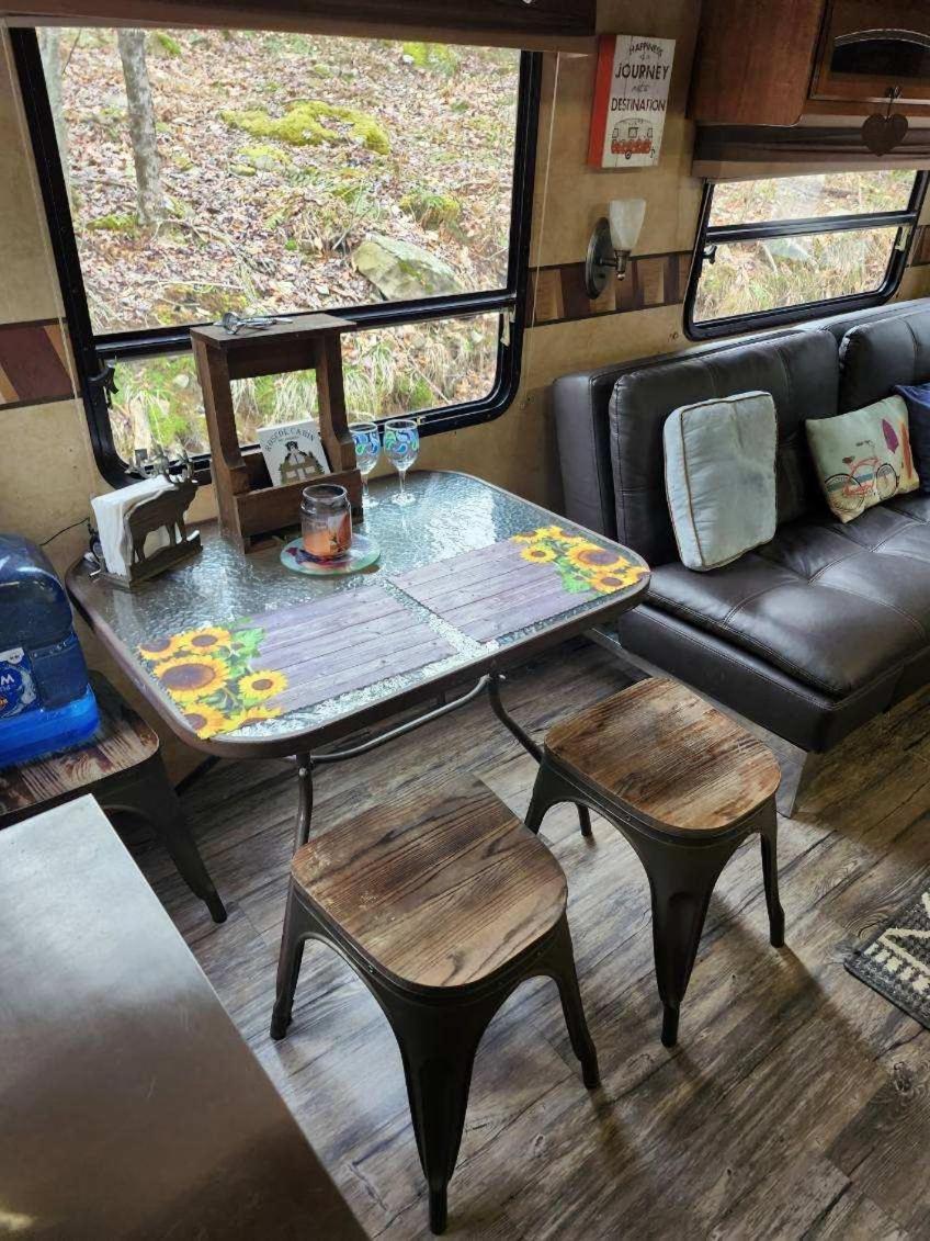 Rv Adventure Roscoe Pet Friendly Ξενοδοχείο Εξωτερικό φωτογραφία