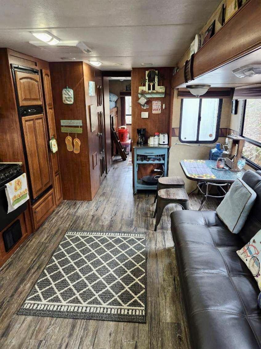 Rv Adventure Roscoe Pet Friendly Ξενοδοχείο Εξωτερικό φωτογραφία