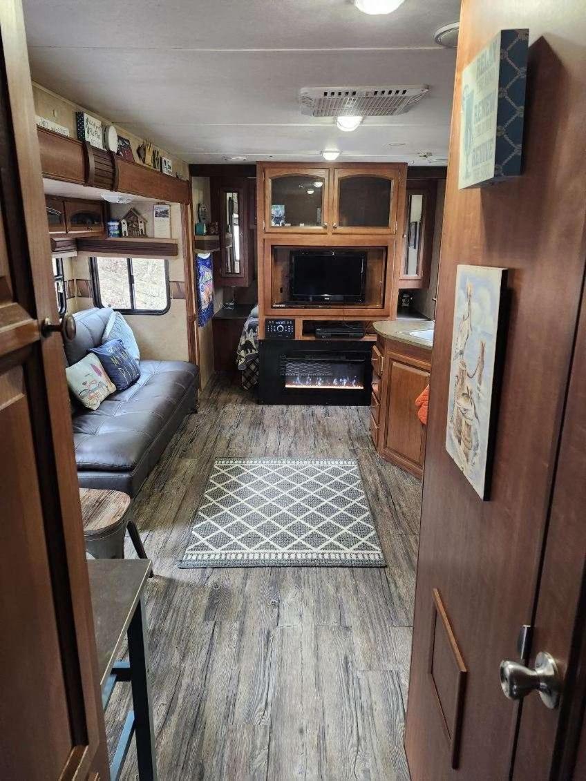 Rv Adventure Roscoe Pet Friendly Ξενοδοχείο Εξωτερικό φωτογραφία